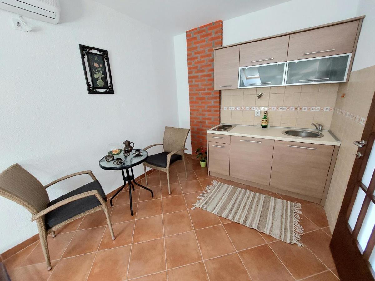 Апартаменты Apartman - Dobrota Sun Котор Экстерьер фото